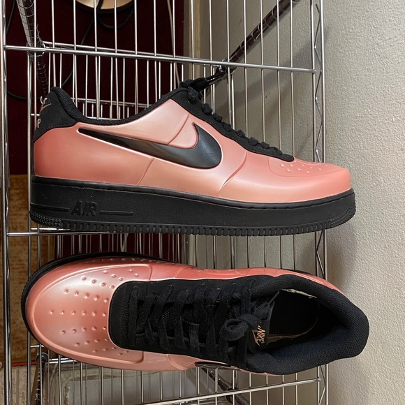 Nike - Picture 2 of 3